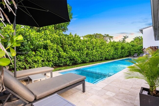 Building Photo - 1651 SW 13th Ave