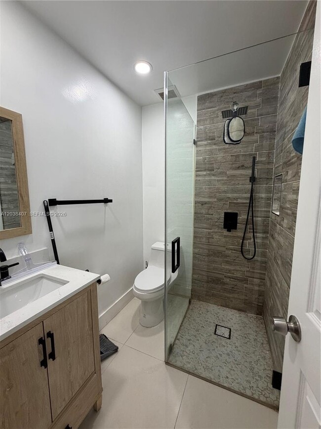 Building Photo - 5931 SW 148th Pl