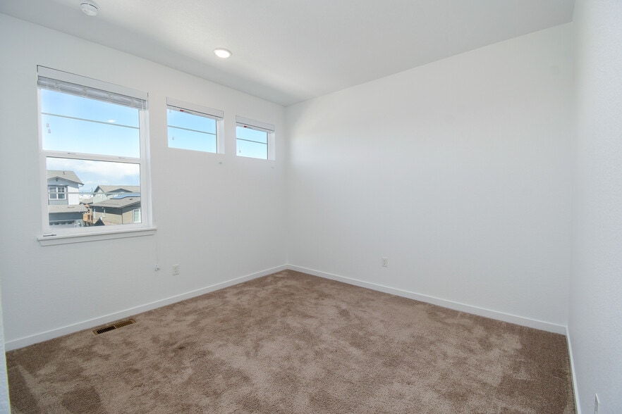 Building Photo - 3846 N Catawba Way