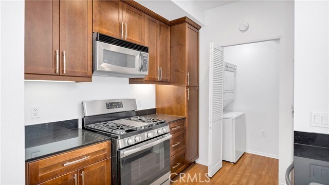 Building Photo - 1416 Scholarship