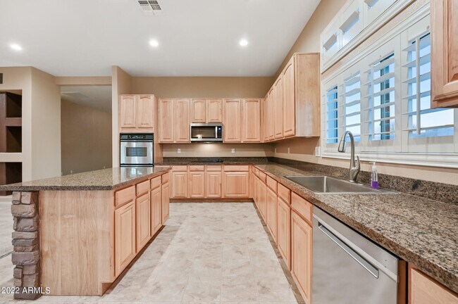 Building Photo - 9839 W El Caminito Dr