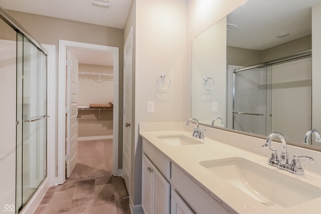 Building Photo - 9225 Larson Dr