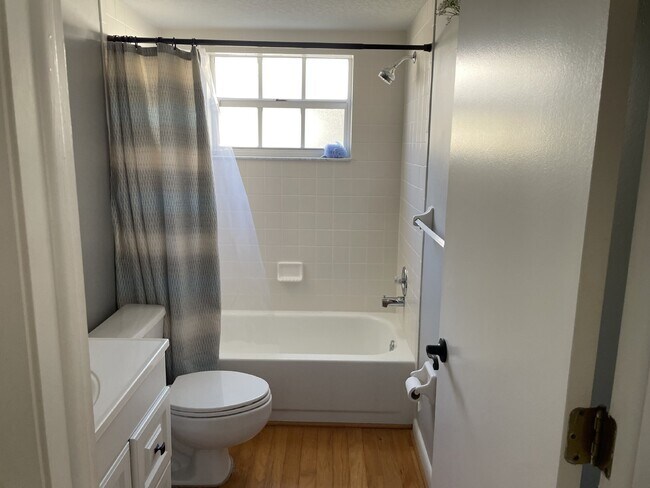 Building Photo - Beautiful 3-Bedroom, 2-Bath Home Available...