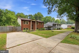 Building Photo - 17004 Gohagen Rd