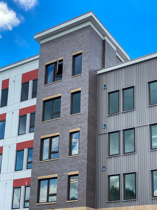 Building Photo - 4 Orient Ave