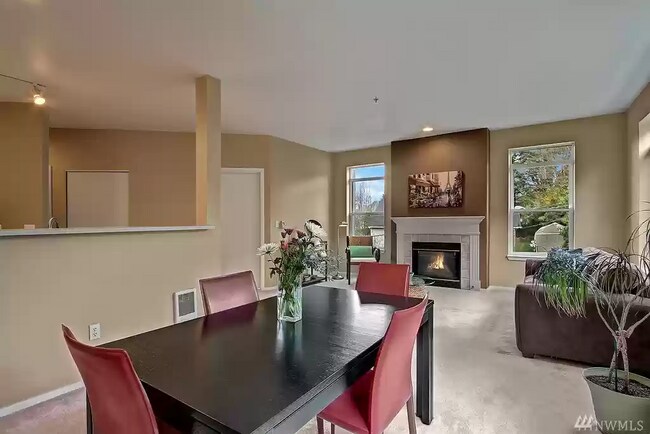 Building Photo - 8760 Greenwood Ave N