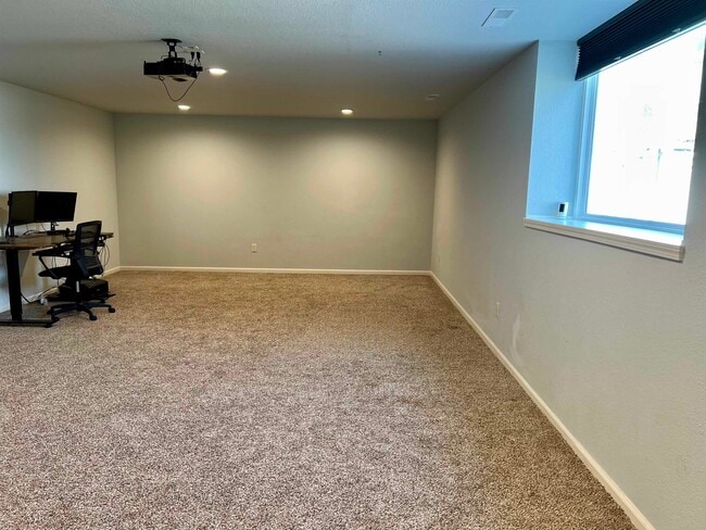 Building Photo - 369 Bella Way