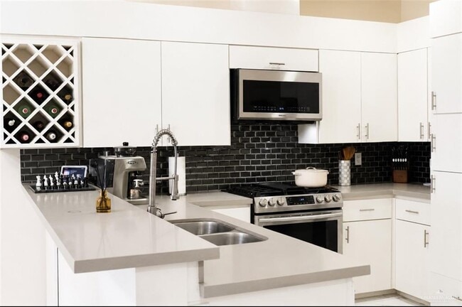 Building Photo - 26 Rio Grande Dr