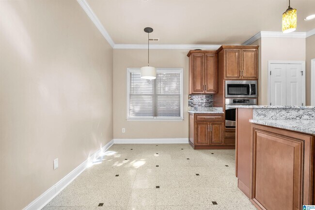 Building Photo - 4006 Vestview Dr