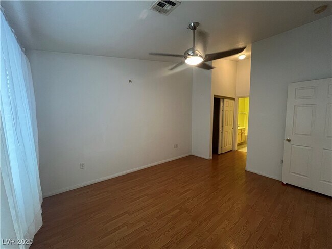 Building Photo - 855 N Stephanie St