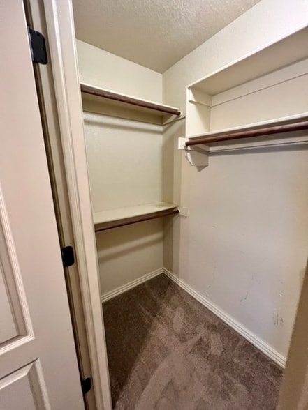 Building Photo - 1961 E Peppervine Dr