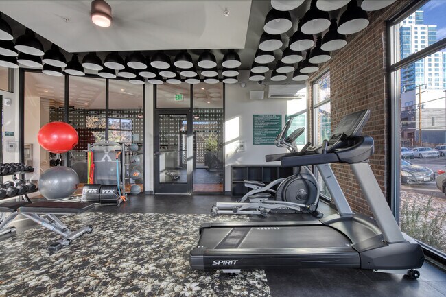 Building Photo - 10 Emerson St