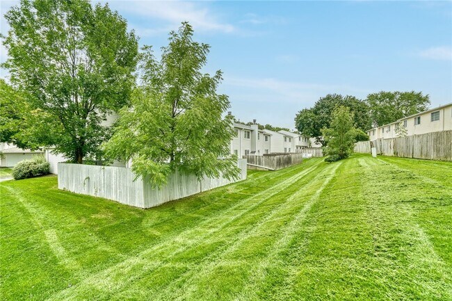 Building Photo - 49 Bucklebury Hill