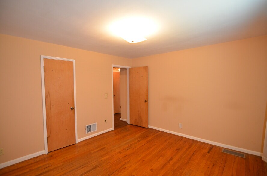 Building Photo - 4625 Orchard Ln