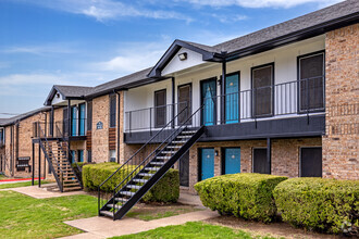 Building Photo - Casa Hills at Collins Park