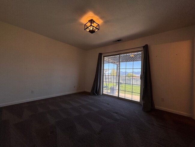 Building Photo - 1130 Shadow Mountain Dr