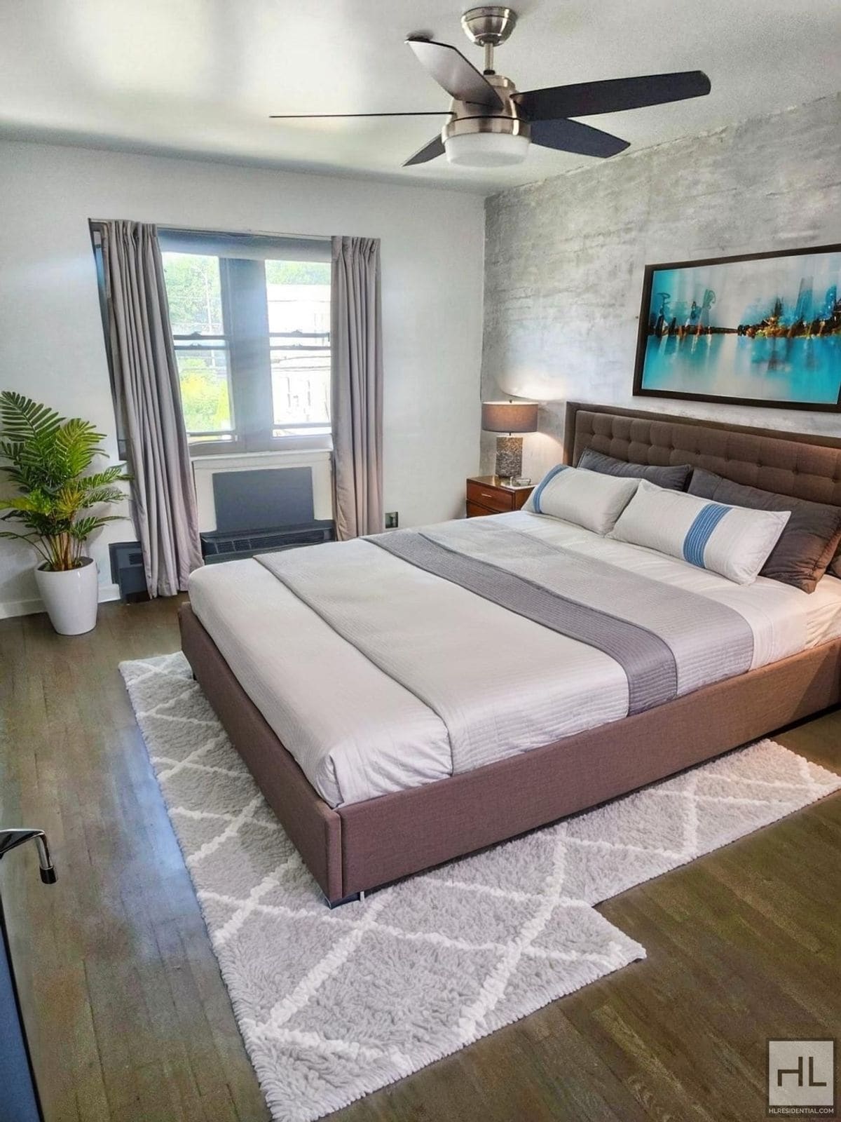 Building Photo - 44 STREET