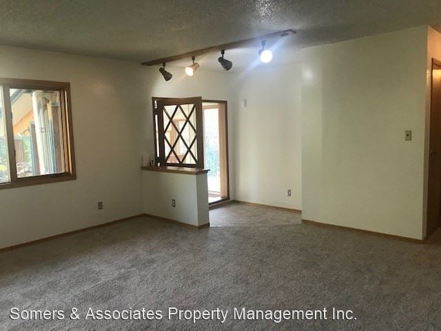 Building Photo - 3 br, 2 bath House - 608 Ridgecrest