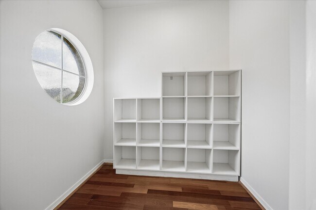 Building Photo - 7608 Janak Dr