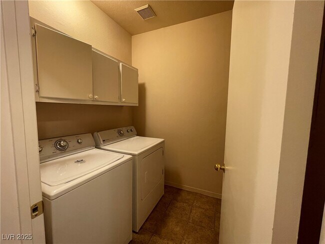 Building Photo - 6800 Indian Chief Dr