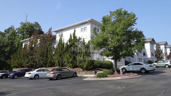 Building Photo - 929 Morreene Rd