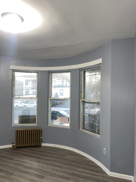 Livingroom - 245 Mount Prospect Ave