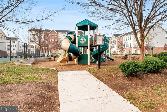 Building Photo - 6026 Forum Sq