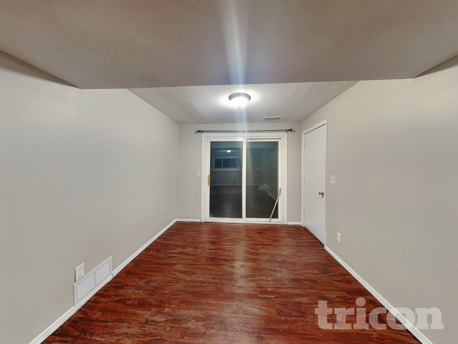 Building Photo - 6865 Buckingham Rd