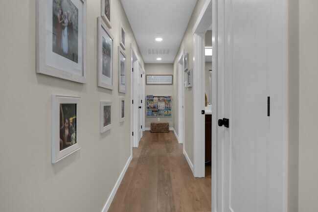 Building Photo - 1350-1313 13th Ave