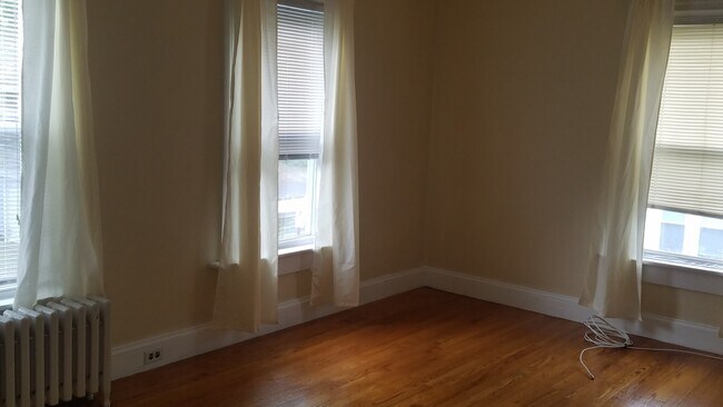 Building Photo - 26 Calvert St