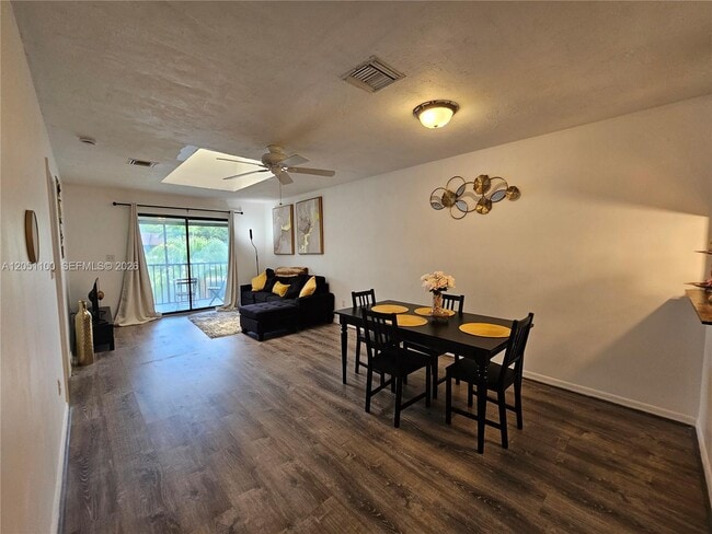 Building Photo - 5361 Treetops Dr