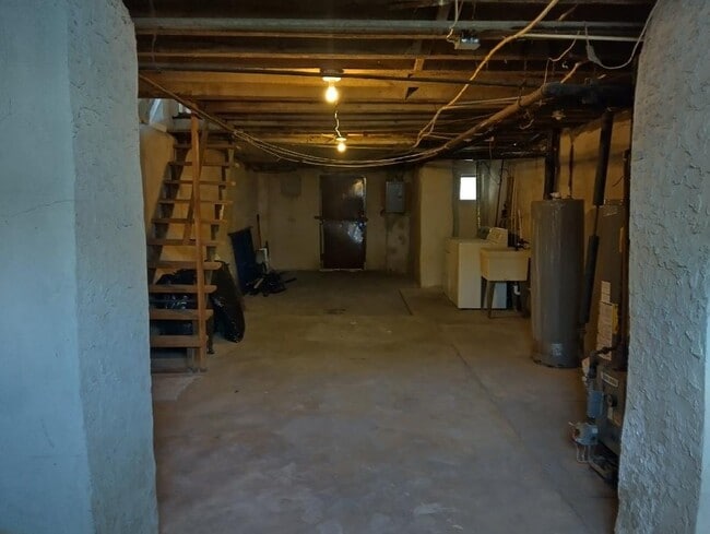 Building Photo - 6999 Garman St