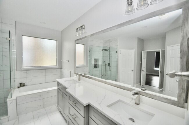 Building Photo - 8819 Hedgestone Ct