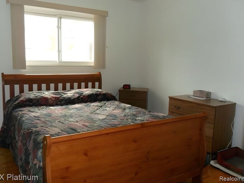 Building Photo - 10352 Gulley Ave