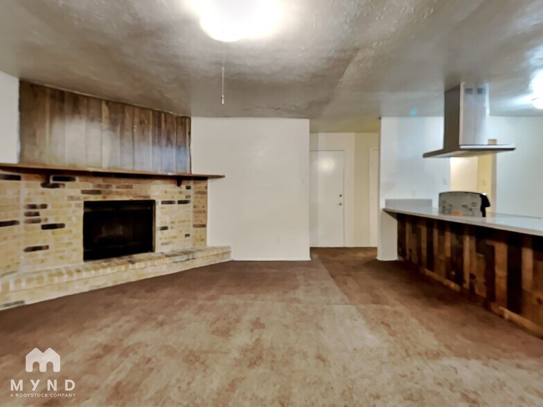 Building Photo - 14006 Pinewest Ct