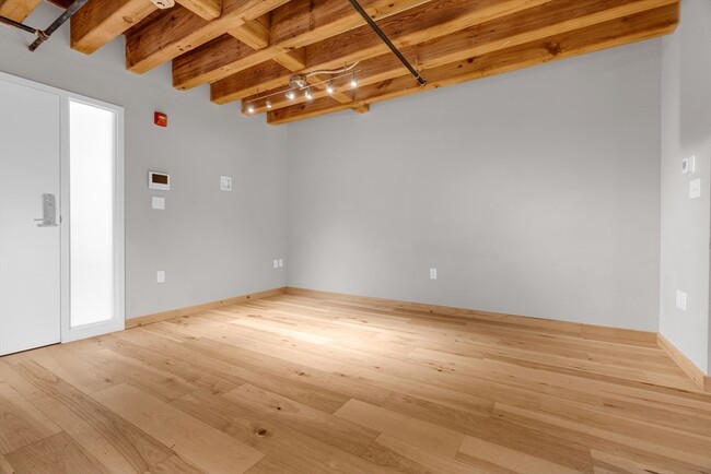 Building Photo - 58 13th St
