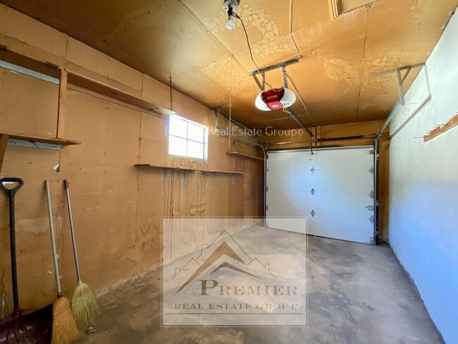 Building Photo - 321 W Ramona Ave