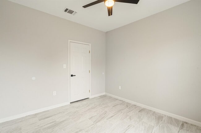 Building Photo - 203 Javier Dr