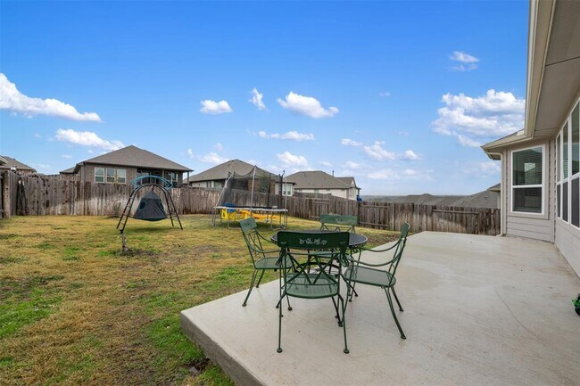 Building Photo - 2212 Prairie Oaks Dr