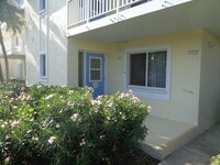 Building Photo - 5527 NE Gulfstream Way