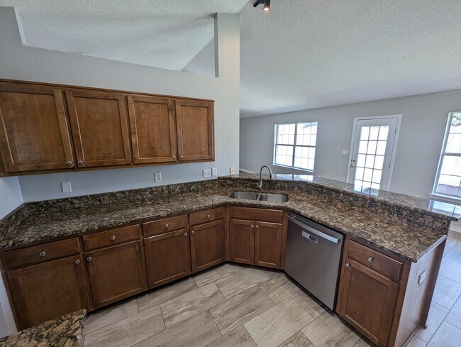 Building Photo - 9939 Parker Lake Cir
