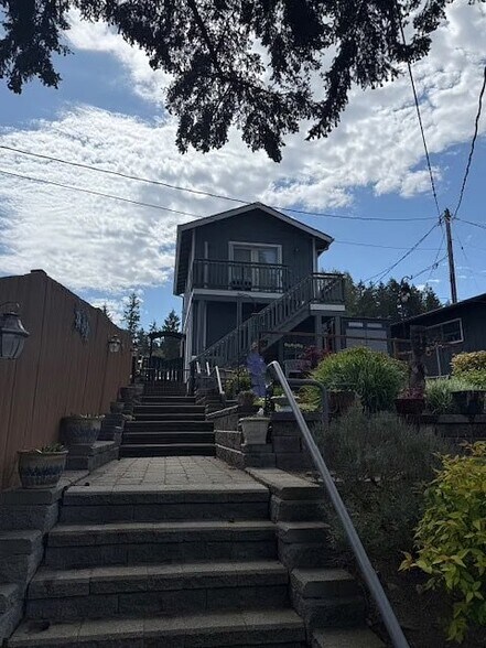 Building Photo - 9824 62nd Ave SE