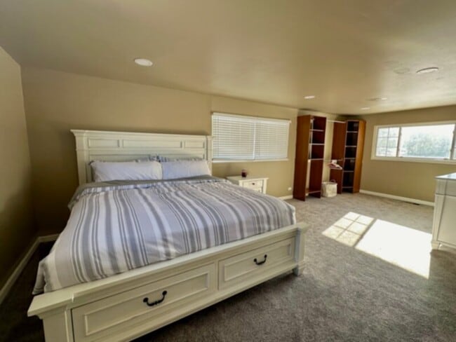 Building Photo - 16600 E Arapahoe Rd