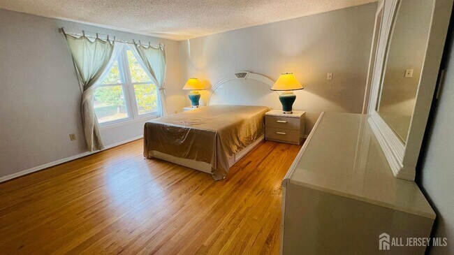 Building Photo - 4702 Hana Rd