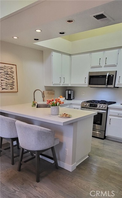 Building Photo - 4872 Tiara Dr