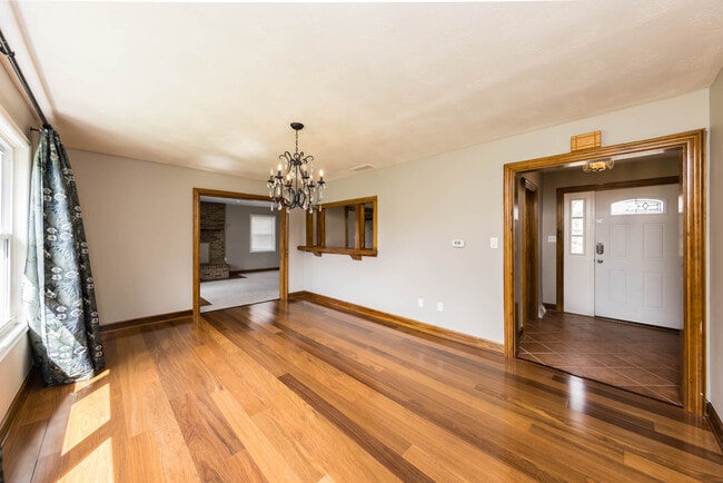 Building Photo - 229 Topaz Ln