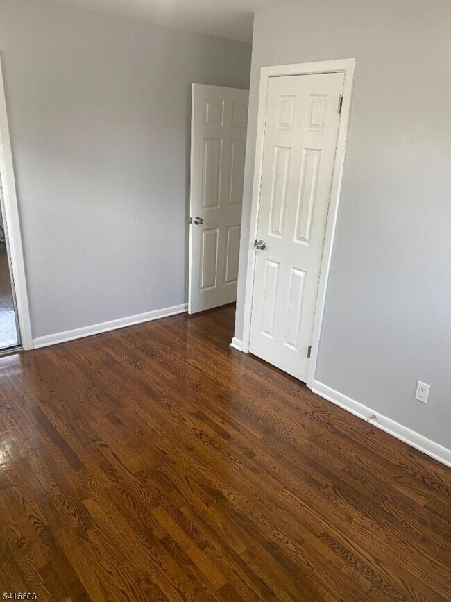 Building Photo - 409 Gable Ln