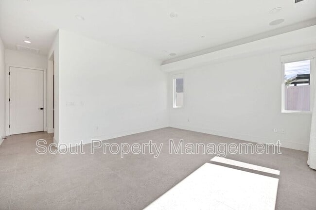 Building Photo - 32195 Daybrook Ter