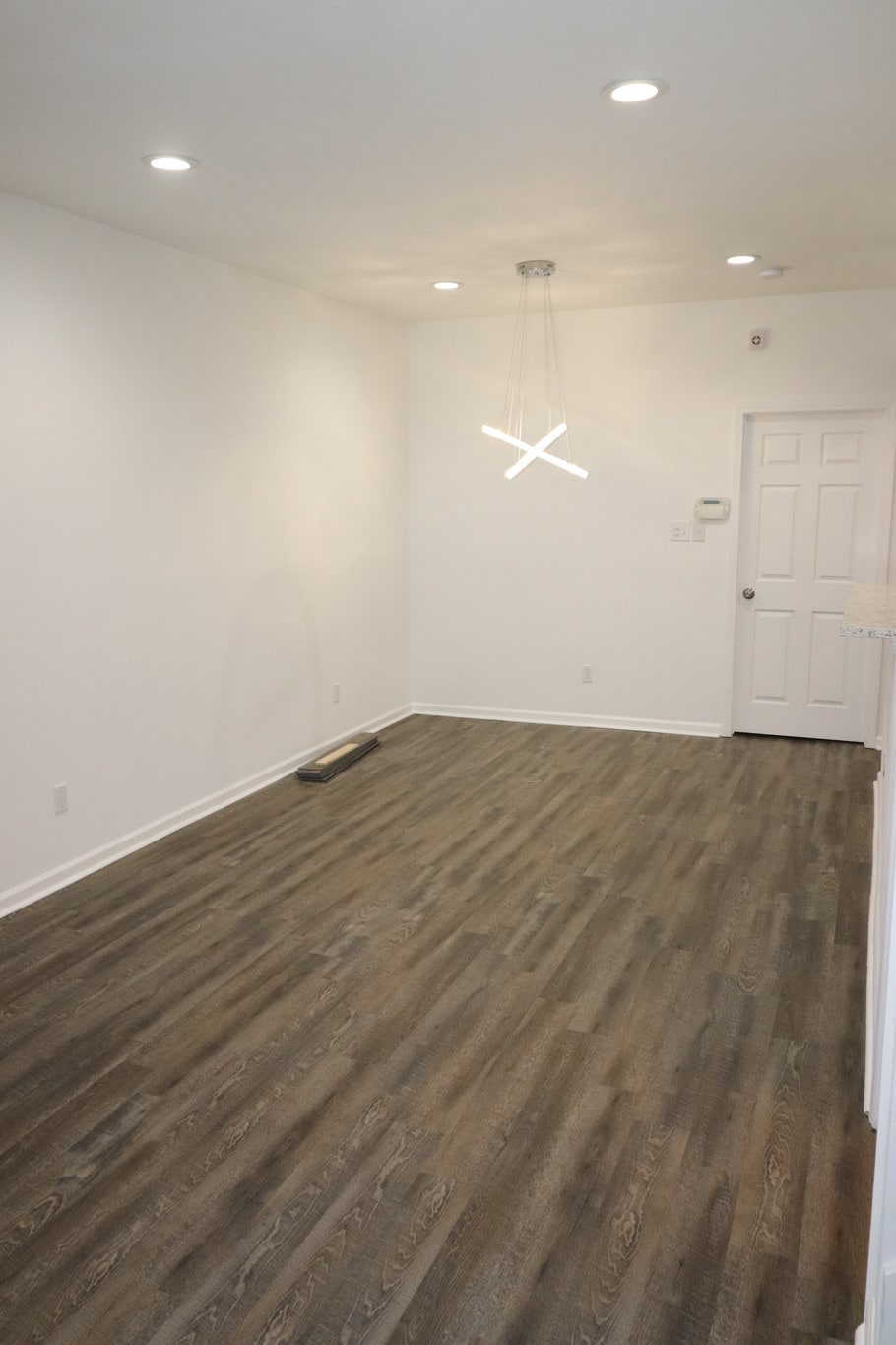 Building Photo - 6950 Paris St