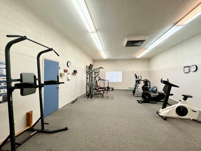 Building Photo - 3040 Lake Osborne Dr